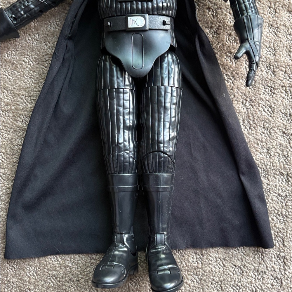 Star Wars Darth Vader Battery operated Action Figure - Picture 4 of 11